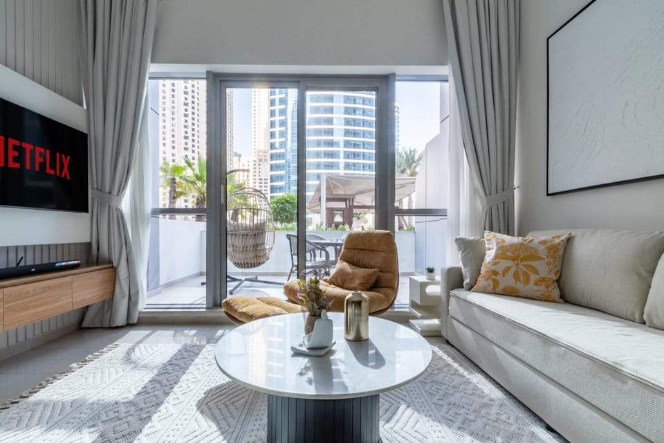 GuestReady - Marina Views | Bay Central Tower Apartment in Dubai