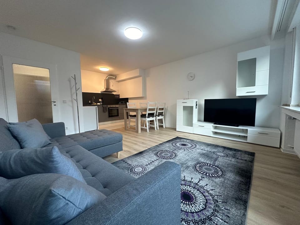 Communal lounge/ TV room, TV and multimedia, Kitchen or kitchenette, Living room, Seating area, Dining area, Evening entertainment