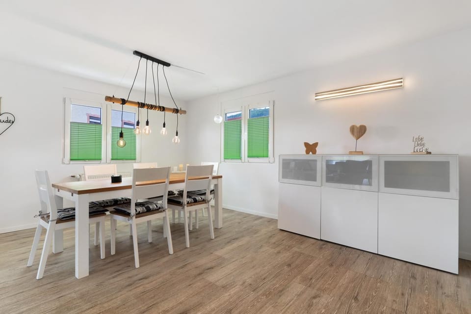 Property building, Kitchen or kitchenette, Living room