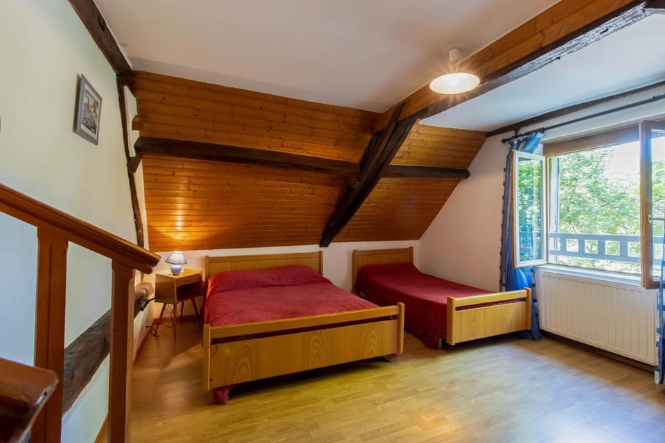 Property building, Living room, Bedroom
