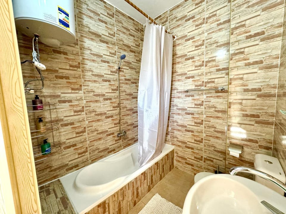Shower, Toilet, Bathroom, Bath