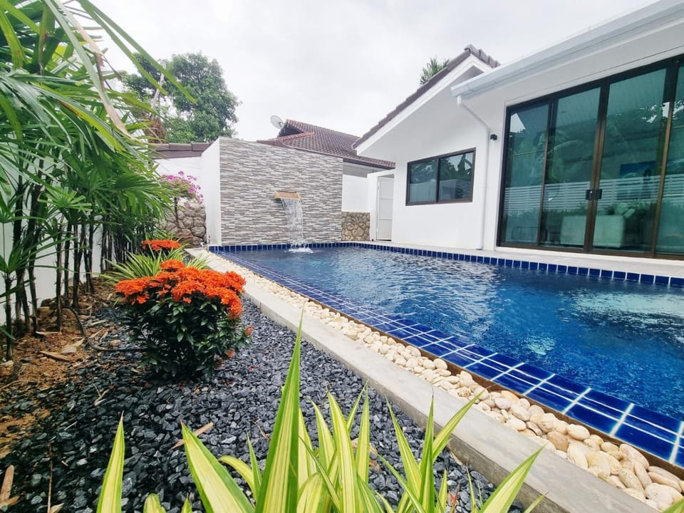 Pool view, Swimming pool