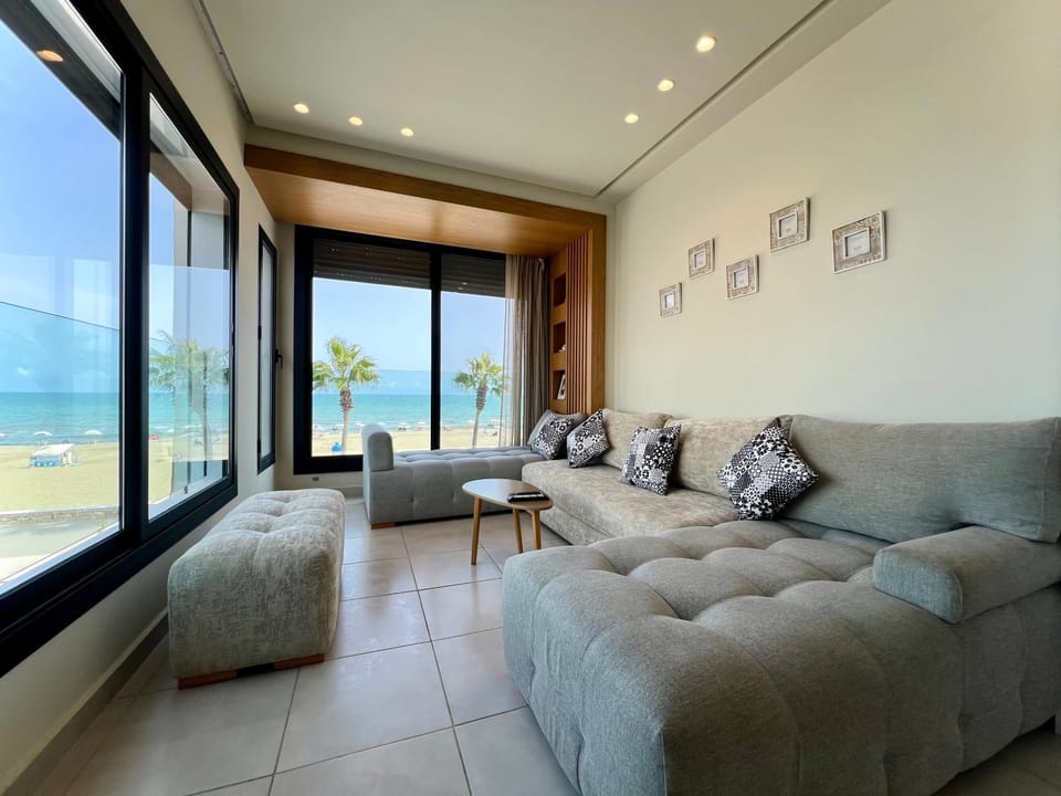 Living room, Sea view