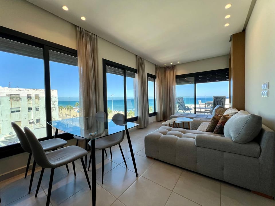 View (from property/room), Balcony/Terrace, Living room, Dining area, Sea view