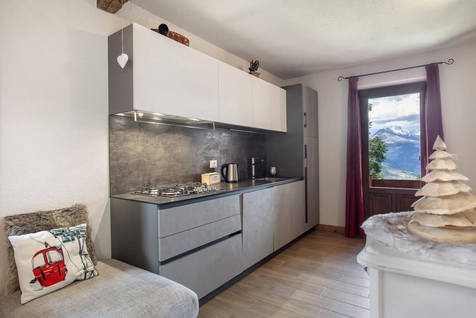 Property building, Kitchen or kitchenette, Living room