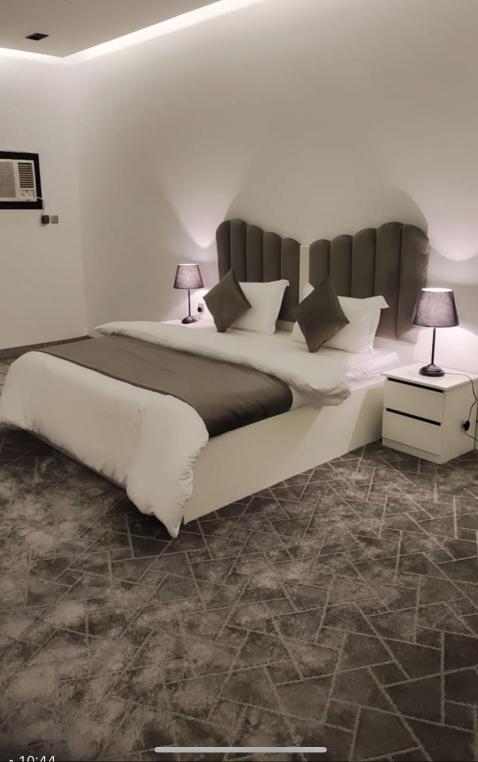 Bed, Living room, Photo of the whole room, Seating area, Bedroom