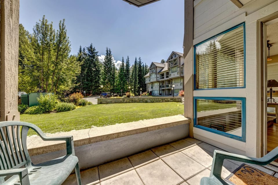 Greystone Lodge 202 Ski-in Out House in Whistler