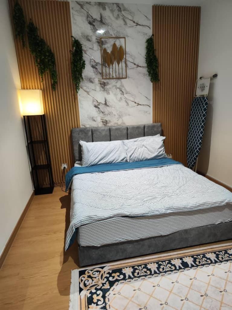 Bed, Photo of the whole room, Bedroom, air conditioner