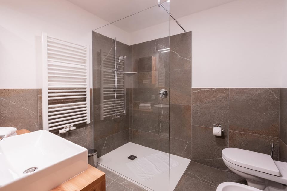 Bathroom, Living room