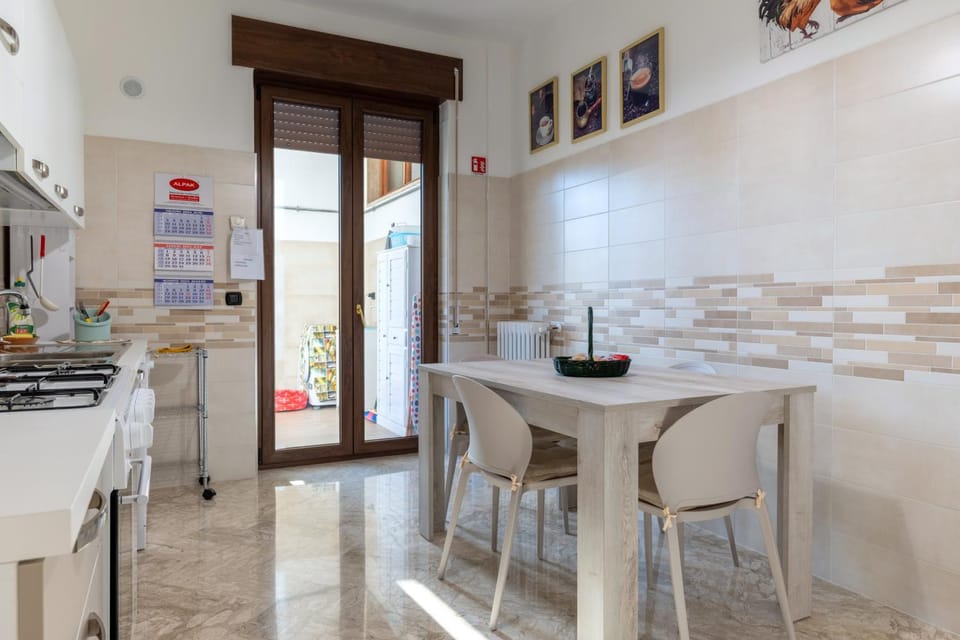 Property building, Kitchen or kitchenette, Living room