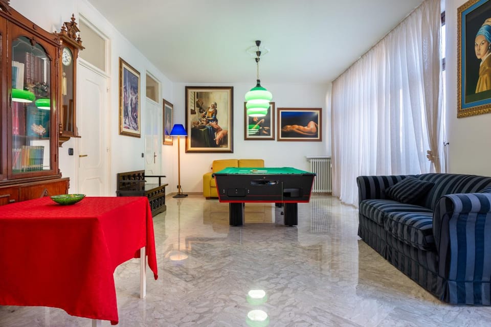 Property building, Living room