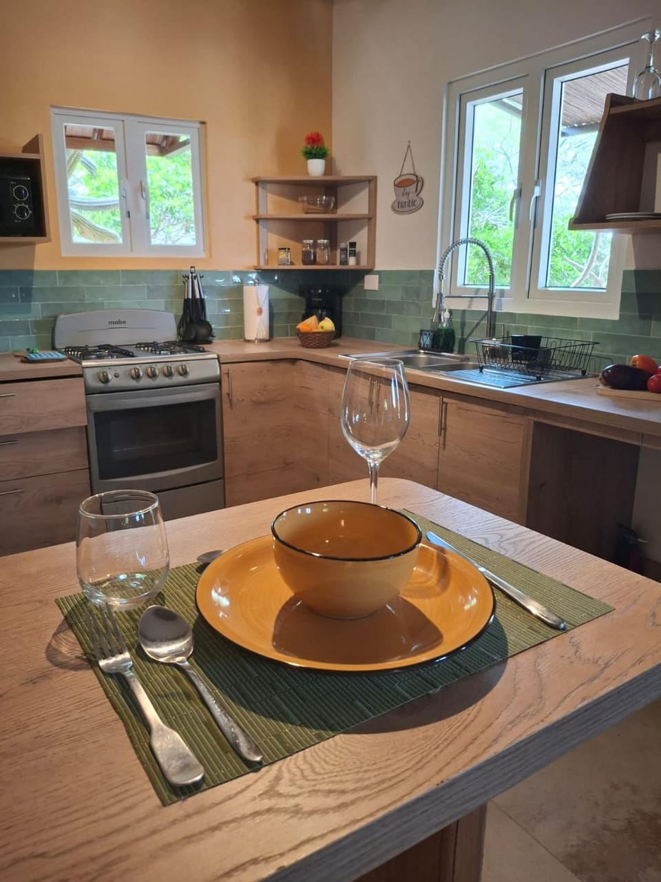Dining area, kitchen