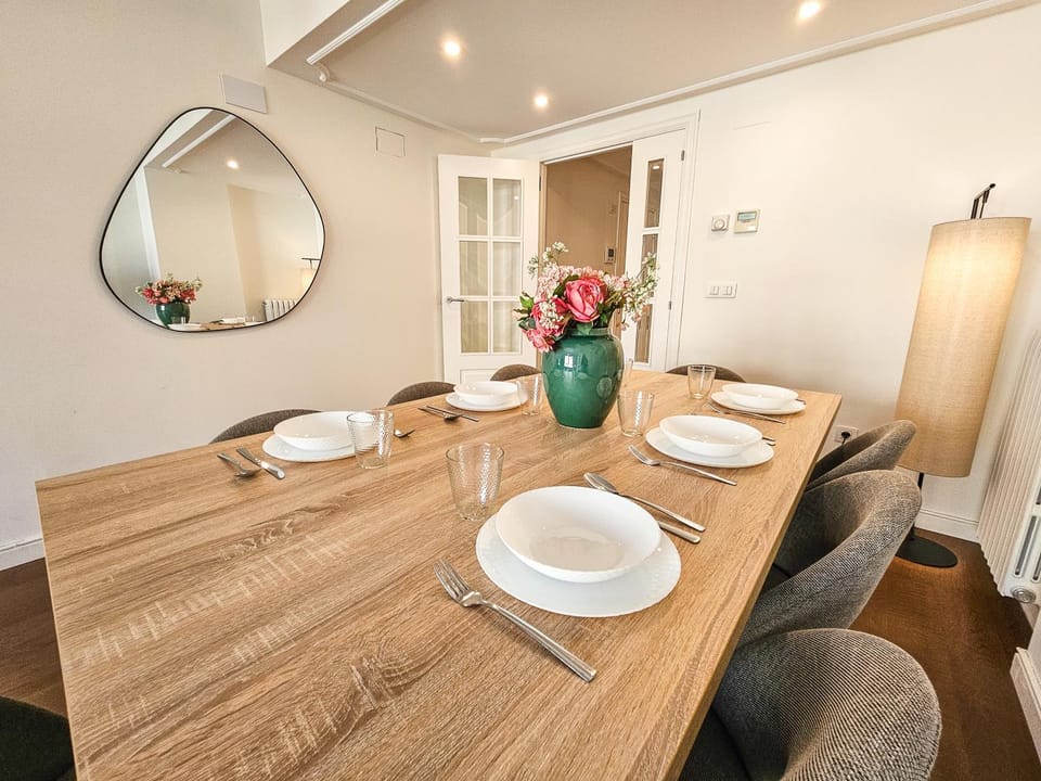 Living room, Dining area