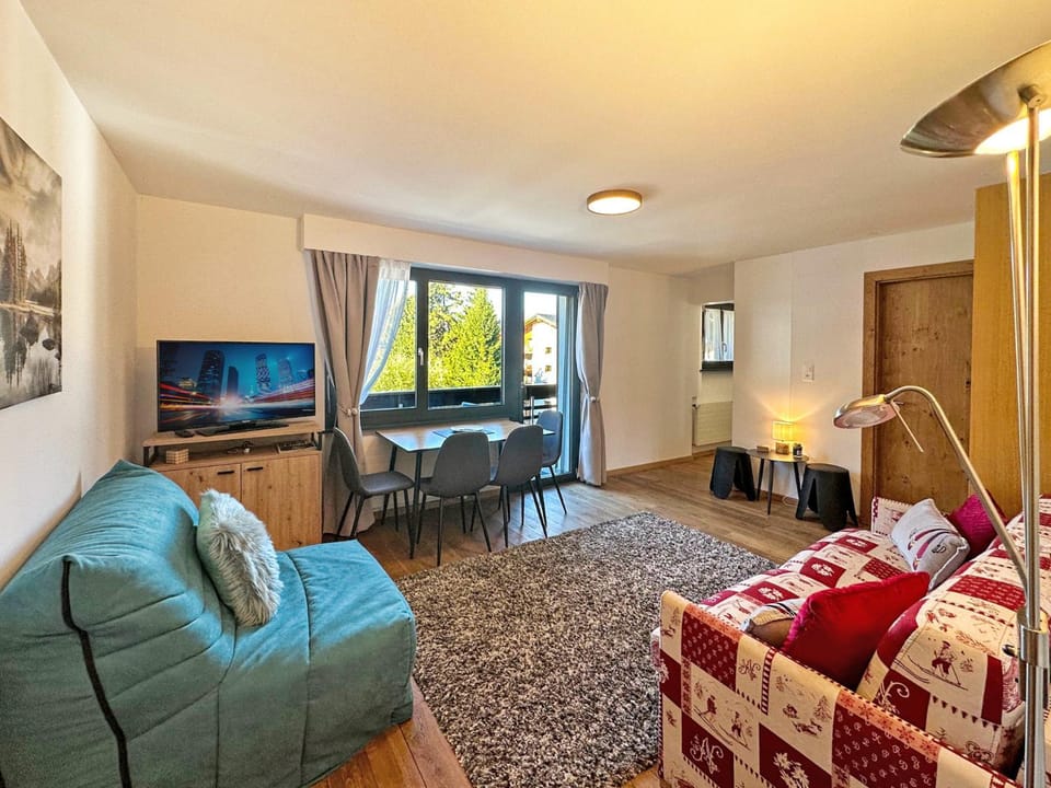 Communal lounge/ TV room, Living room
