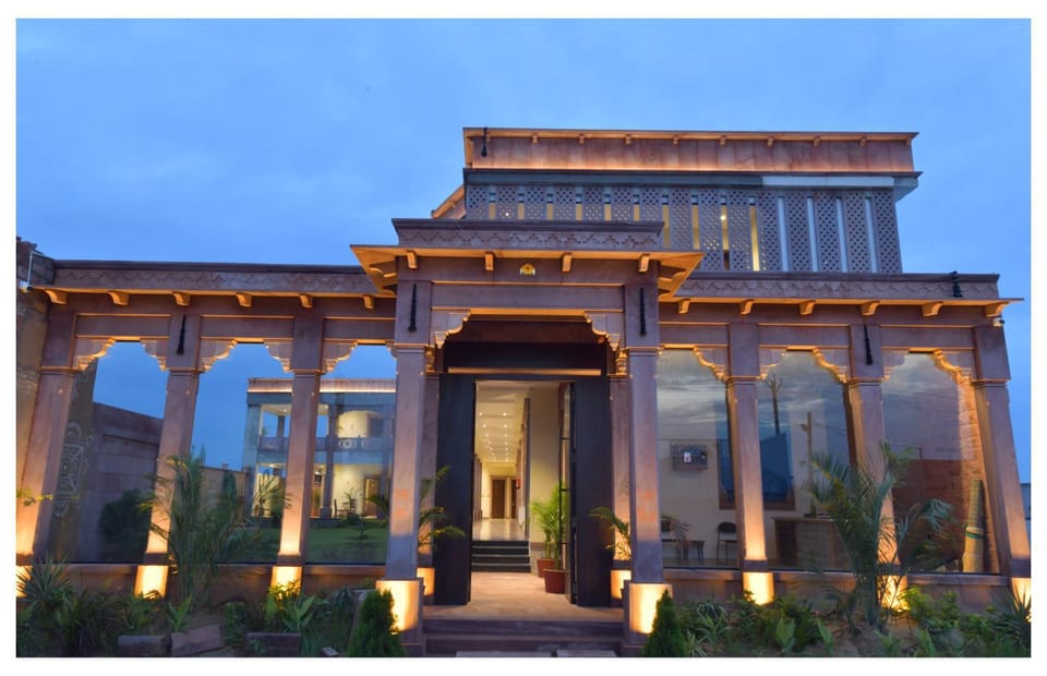 Property building, Facade/entrance, Balcony/Terrace