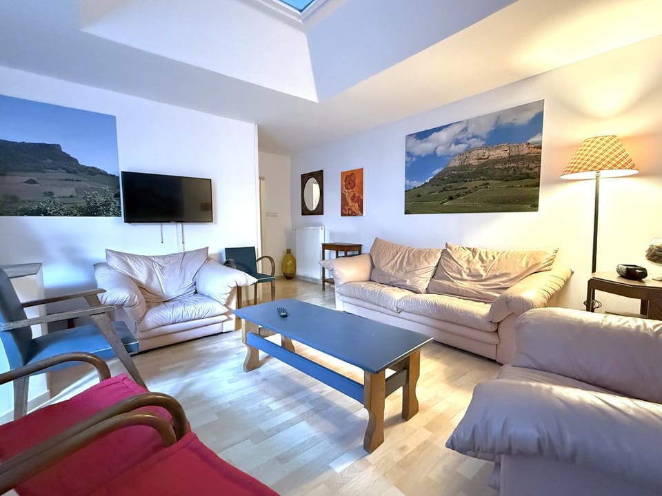 TV and multimedia, Living room, Seating area, heating, internet