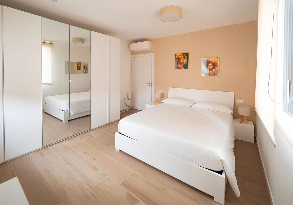 Bed, Photo of the whole room, Bedroom, wardrobe