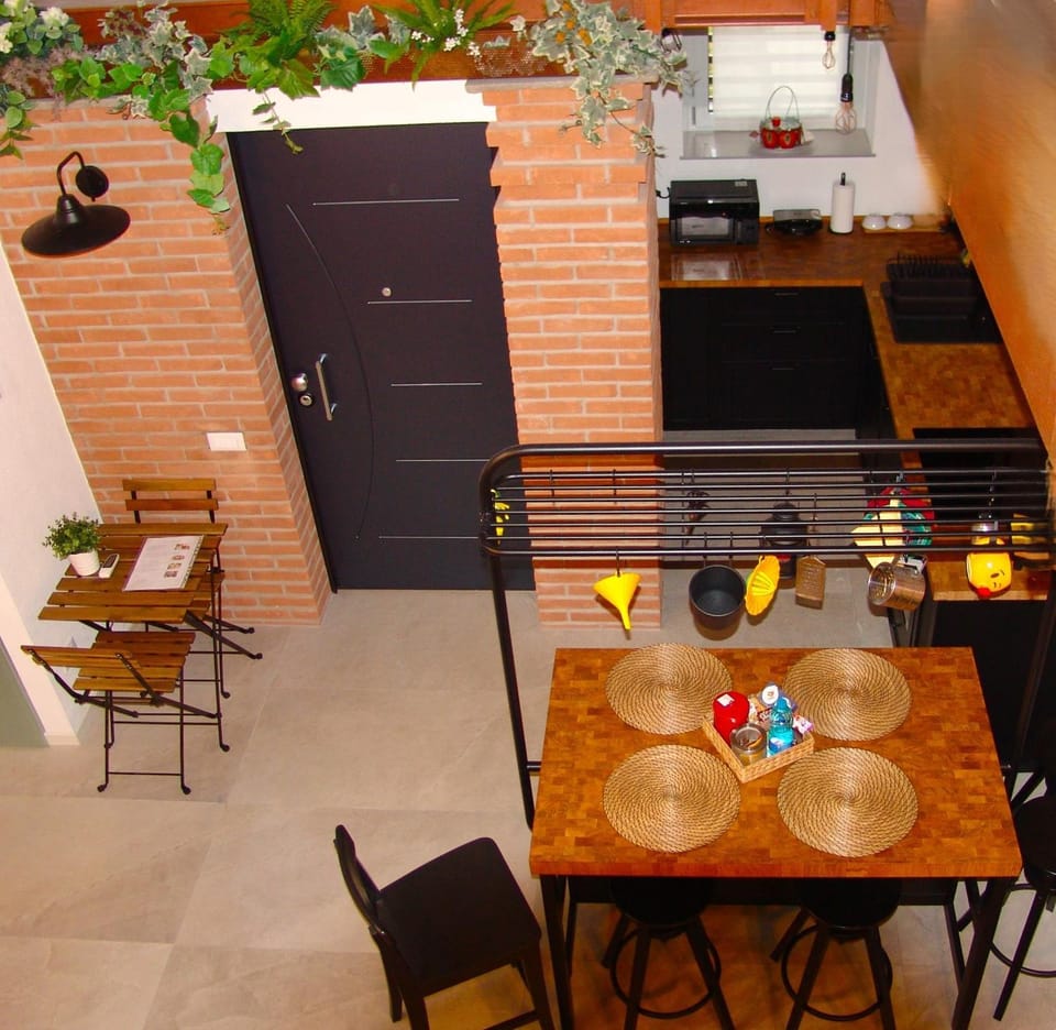 Kitchen or kitchenette, Living room, Dining area, oven