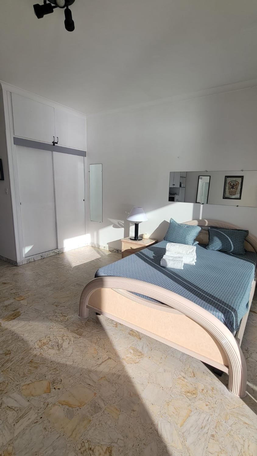 La plage à vos pieds, magnifique vue sur Ajaccio, pour 2 personnes Apartment in Ajaccio