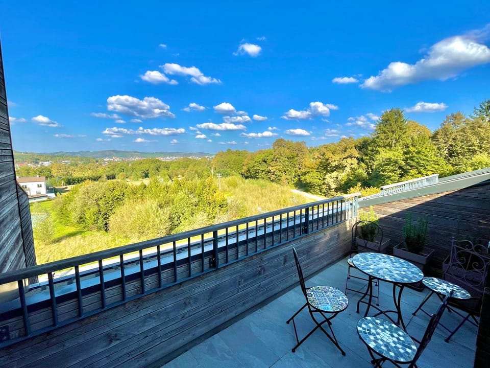 Spring, Natural landscape, Summer, View (from property/room), View (from property/room), Balcony/Terrace, City view, Garden view, Lake view, Inner courtyard view