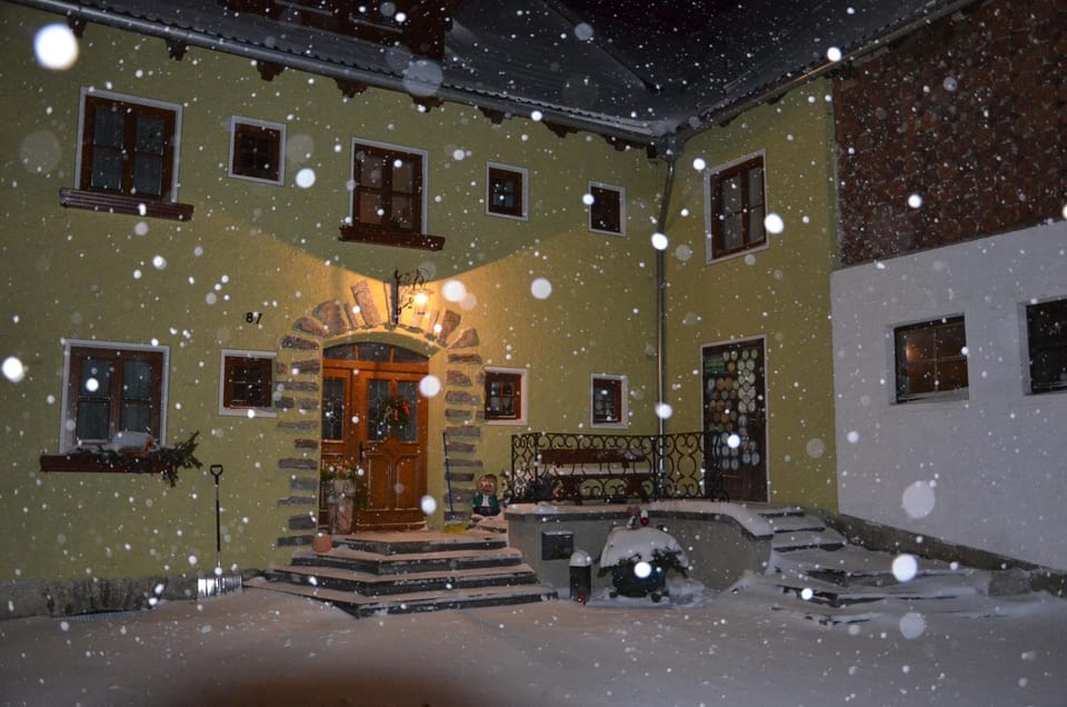 Facade/entrance, Night, Winter, Garden, Balcony/Terrace, On site
