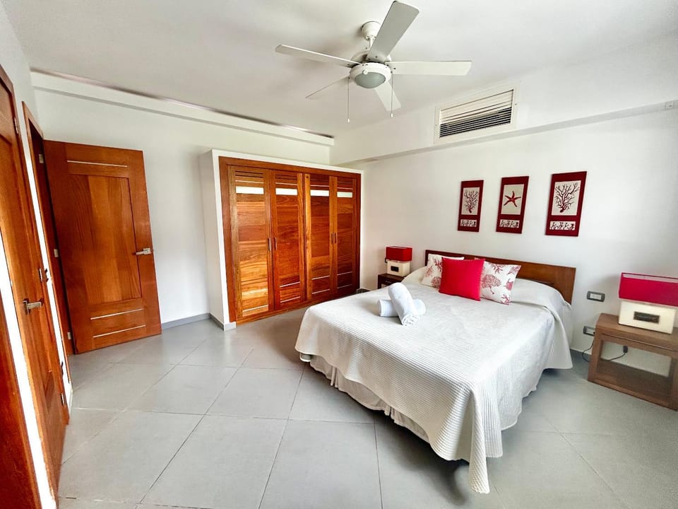 Bed, Bedroom, wardrobe, air conditioner