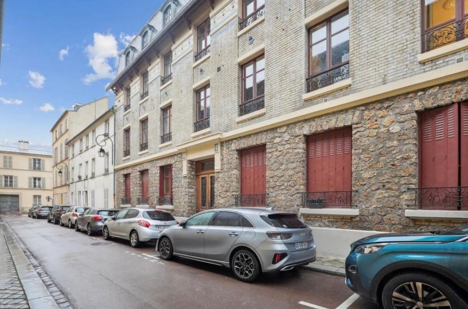 Jeu de Paume Apartment in Versailles