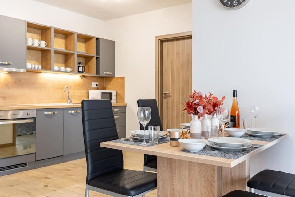 Flat 3 Sunny Haven Moderny 2i, Parking, WiFi Apartment in Bratislava