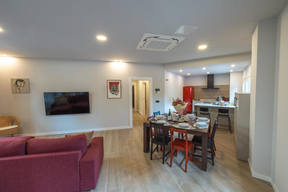 Communal lounge/ TV room, Living room