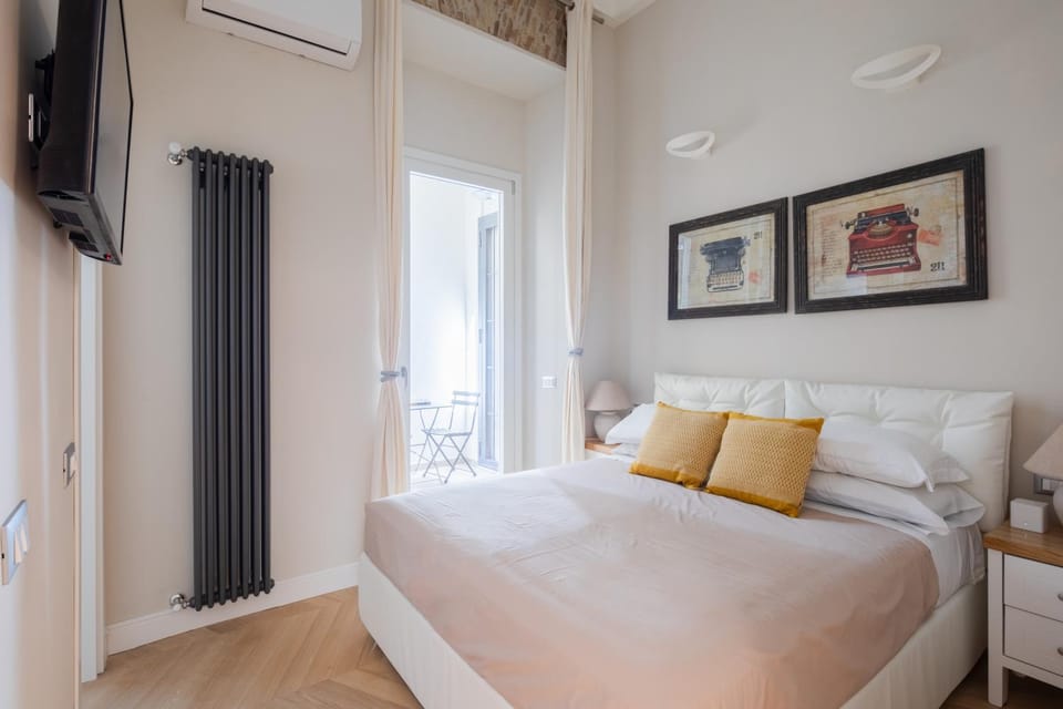 Bed, TV and multimedia, Photo of the whole room, Bedroom, air conditioner