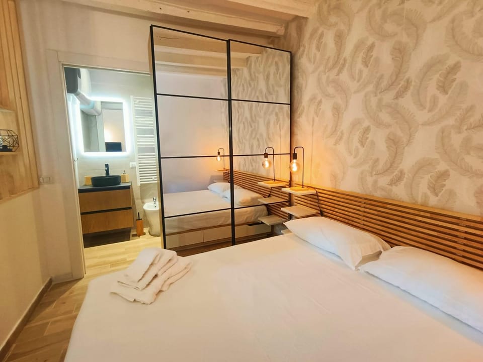 Bed, Photo of the whole room, Bedroom, towels, wardrobe