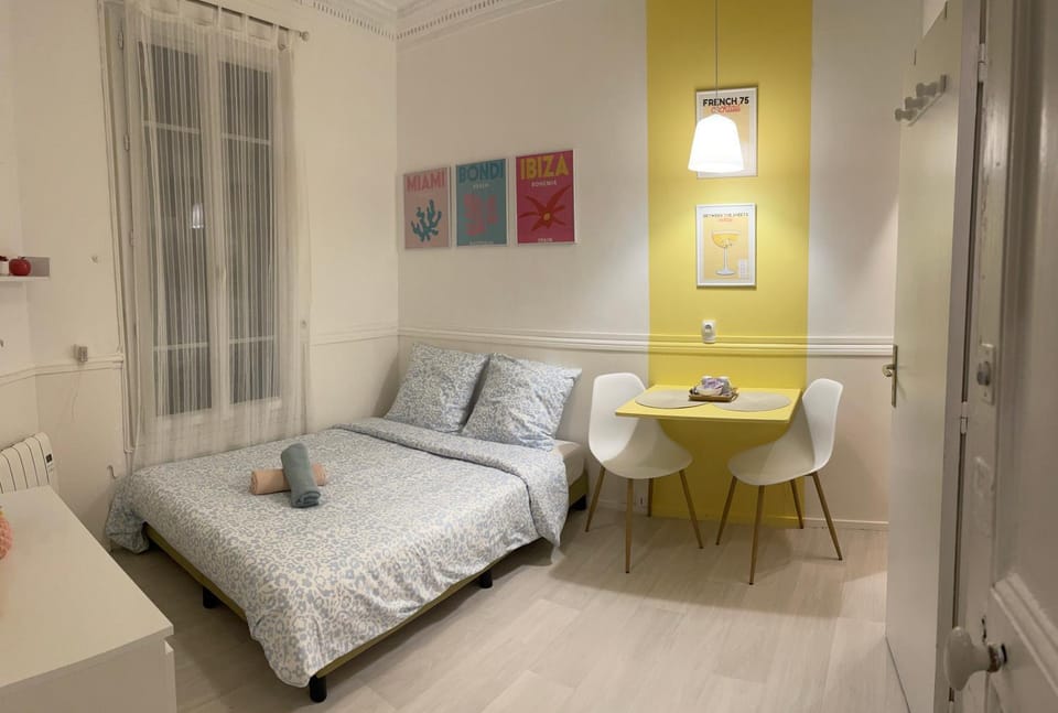 Night, Photo of the whole room