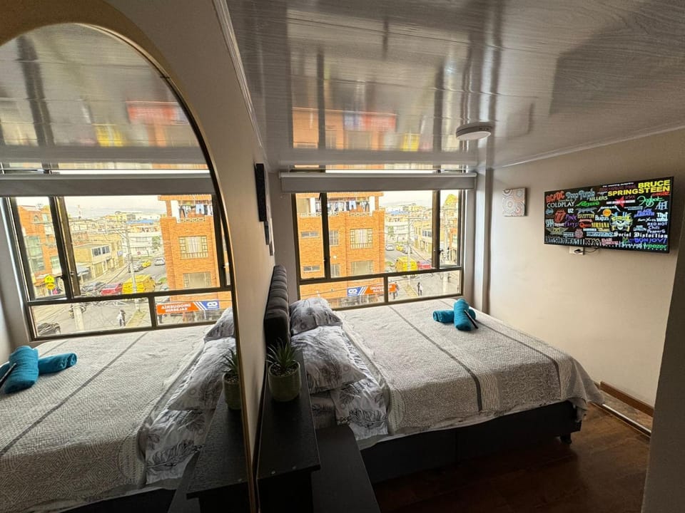 Gato Neon Hostel Bed and Breakfast in Bogota