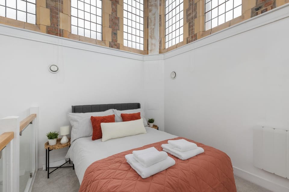 Wycliffe Chapel - Unique Church Penthouse Apartment in Ilford