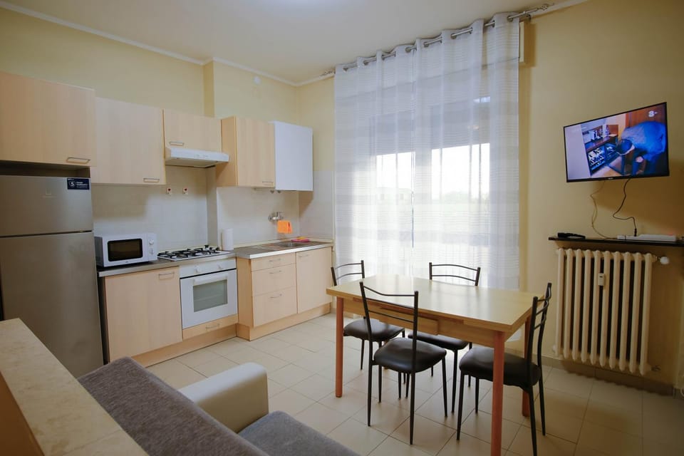 TV and multimedia, Kitchen or kitchenette, Living room, Seating area, Dining area, oven