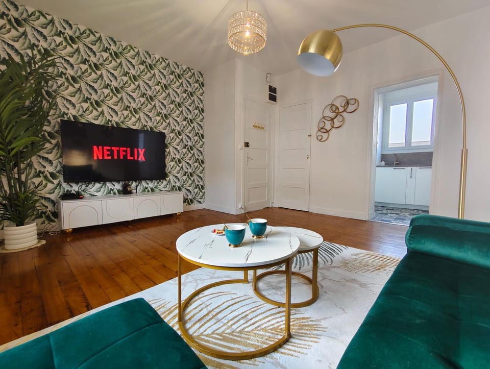 TV and multimedia, Living room, Decorative detail