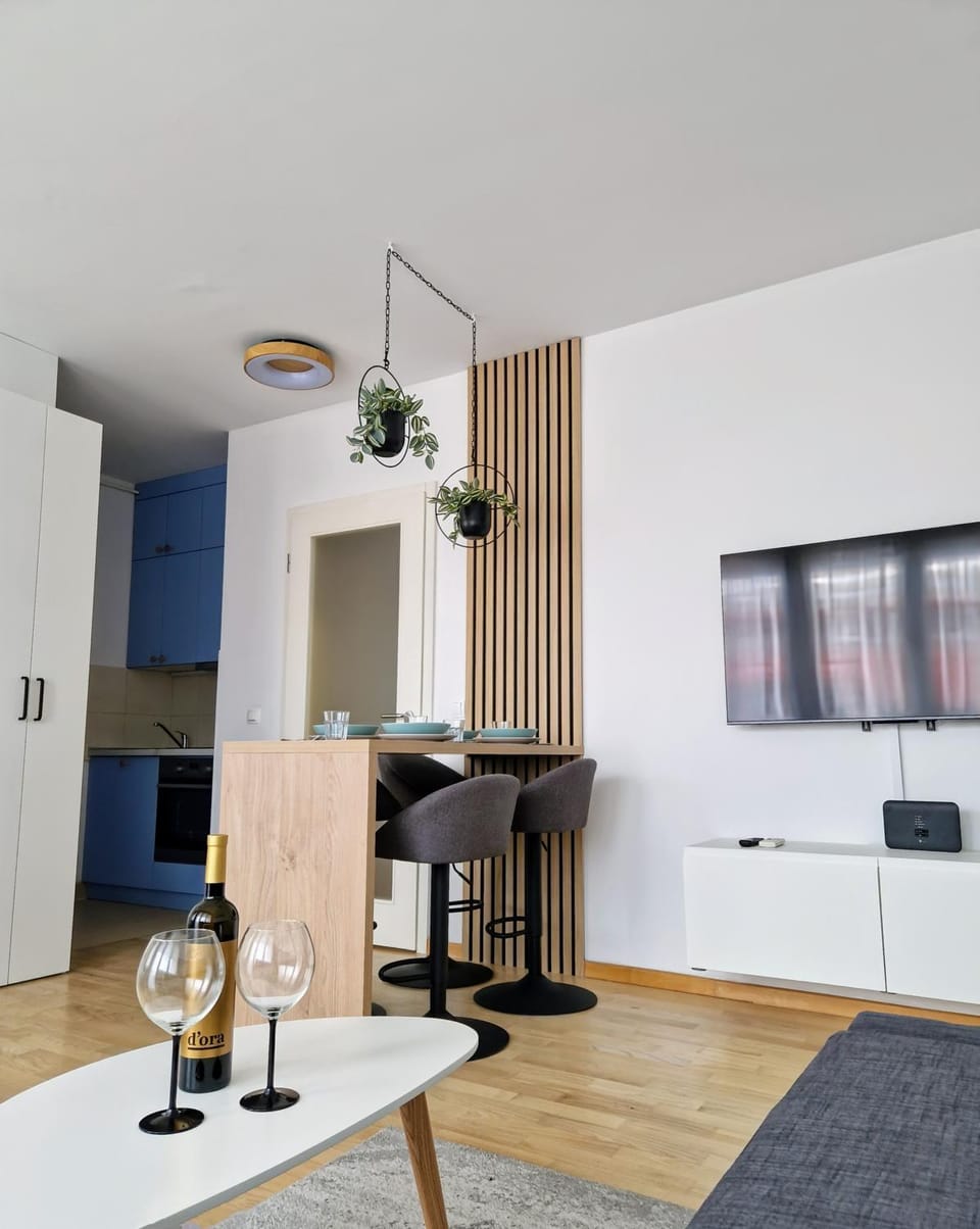 TV and multimedia, Dining area