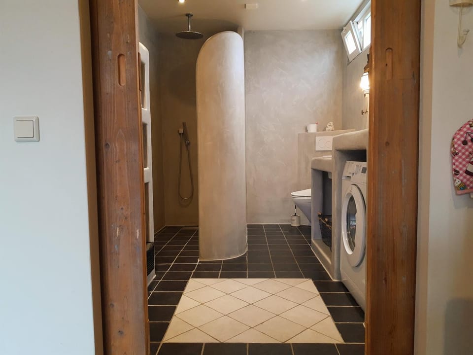 Shower, Toilet, Bathroom, washing machine