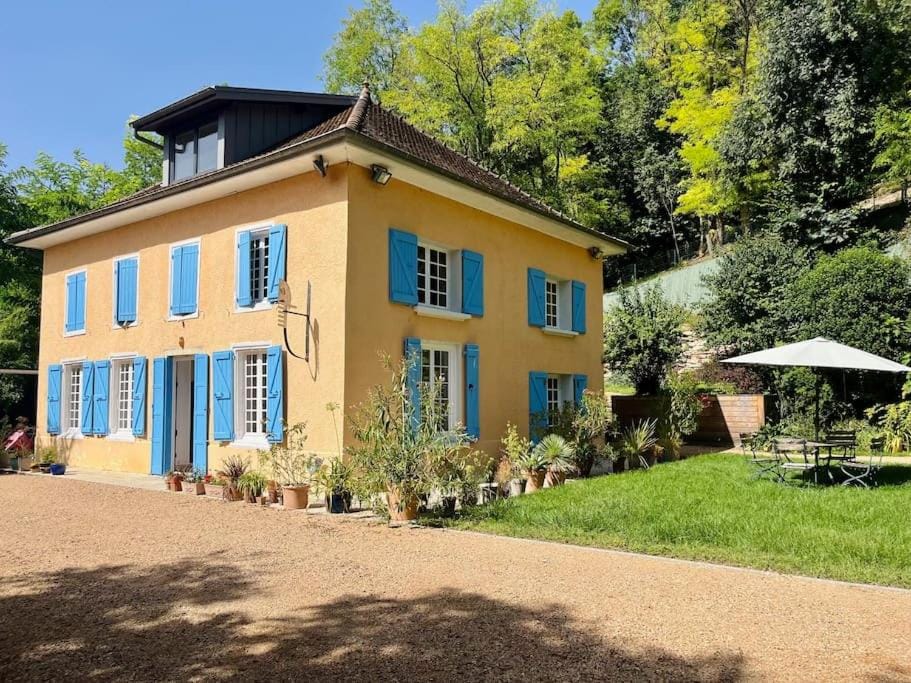 Villa La Selva avec Jacuzzi et vue panoramique Villa in Auvergne-Rhône-Alpes