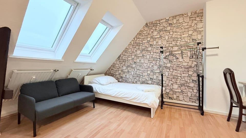 Bed, Living room, Photo of the whole room, Seating area, Bedroom