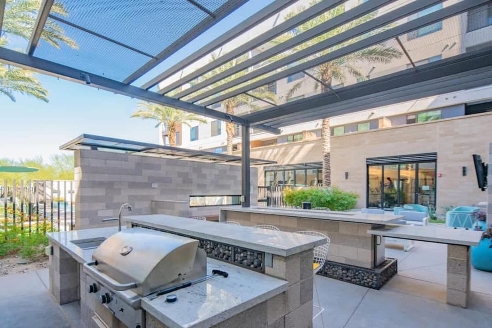 Stunning 1BD - Pool, Gym, Parking, W-D - Sleeps 4 Apartment in Tempe