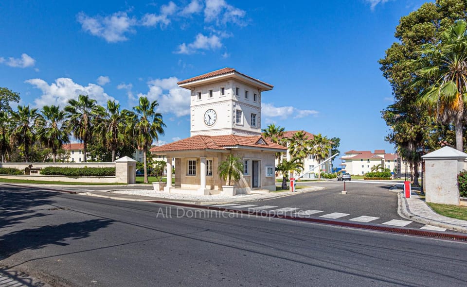 Property building, Facade/entrance