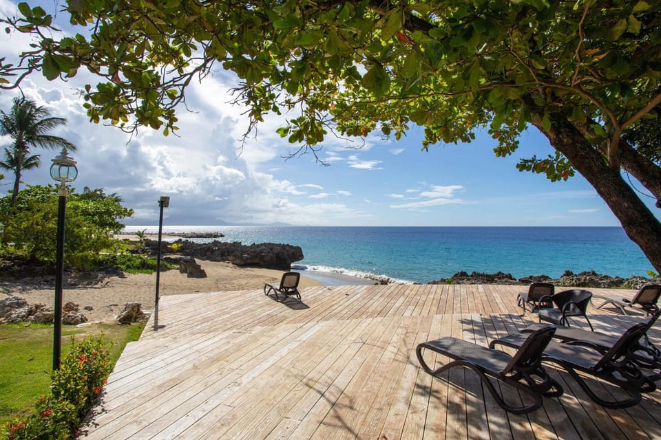 View (from property/room), Beach, Pool view, Sea view, sunbed