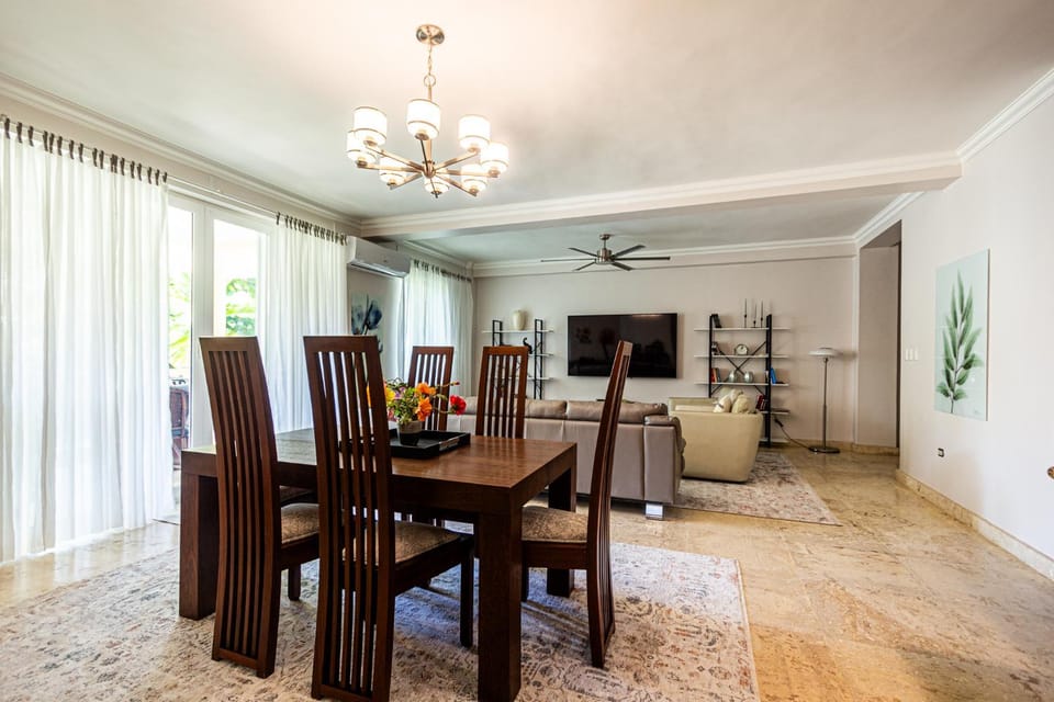 Living room, Dining area