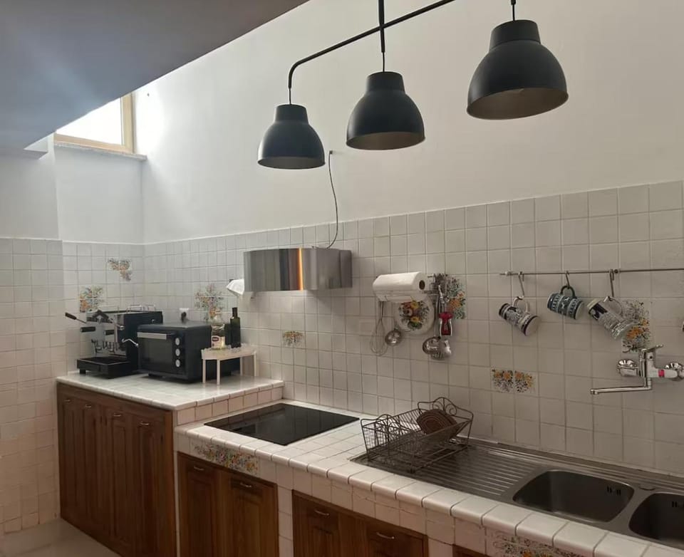 Kitchen or kitchenette, pet friendly, stove