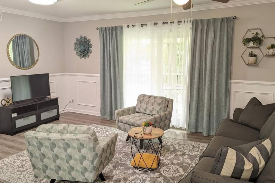 2BD - 5Min to Airport - 9B Apartment in College Park