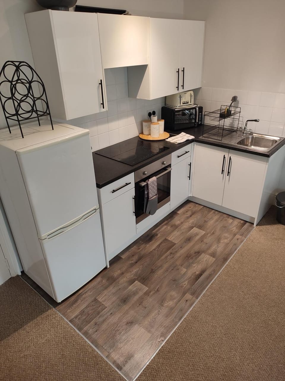 Kitchen or kitchenette, pet friendly, stove