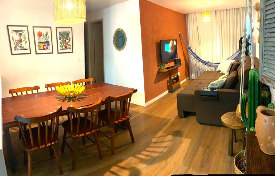 TV and multimedia, Living room, Decorative detail, Seating area, Dining area