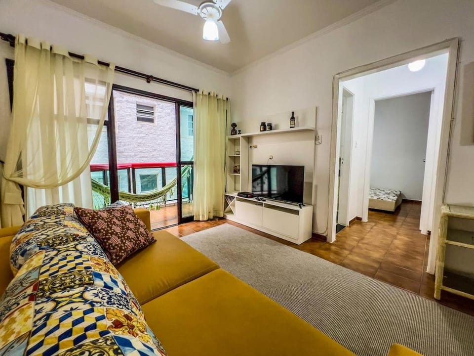 R12 · 2 Quadras da Praia Apartment in State of São Paulo