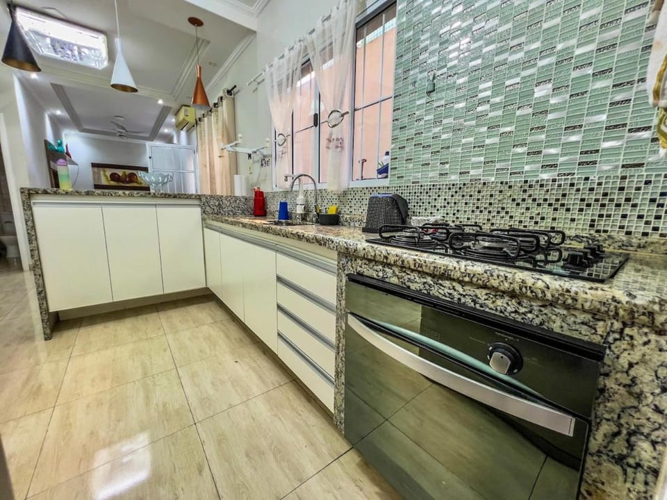 R17 · Churrasqueira Privativa, pet friendly House in State of São Paulo